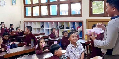 Guru SD Katolik di Batam, Nasib Uratmo Manik, Dipuji Warganet 