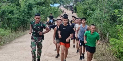 Binsik Satgas Yonzipur 5/ABW Perkuat Disiplin dan Kebugaran Generasi Muda
