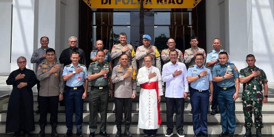 Lawatan Kardinal Suharyo ke Bumi Lancang Kuning Tingkatkan Sinergitas di Lingkungan TNI-Polri