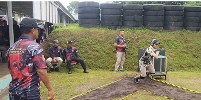 Crash Steel Running Pecahkan Adrenalin Petembak