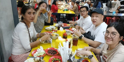 Nikmati Sensasi Ayam Goreng dan Sop Buntut Pak Paimin