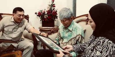 Sjafrie Sjamsoeddin Kenang Masa Lalu Bersama Yunus Yosfiah