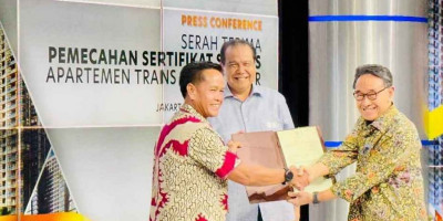 BPN Depok Serahkan 3.216 Sertifikat Apartemen Trans Icon Cibubur