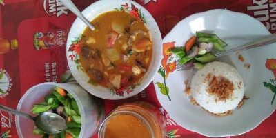 Soto Betawi Globe H. Oji Miliki Cita Rasa Khas Smokey
