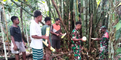 Babinsa Warsa Bantu Warga Jaga Tradisi Sayur Amdui di Imbari