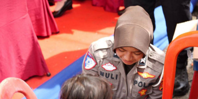 Makan Bergizi, Pahala Mengalir: Polres Pelabuhan Makassar Bangun Generasi Emas