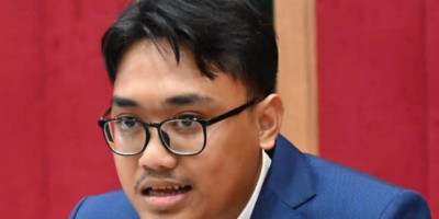 Anggaran Kemendikdasmen Dipangkas Rp8 Triliunan, Gus Hilman Minta Tunjangan Guru Tidak Dikurangi