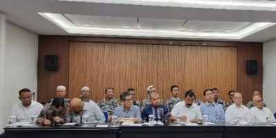 Tamak Seret Jokowi ke Pengadilan, Aziz Yanuar: Sering Mangkir, Jokowi Tak Hormati Hukum