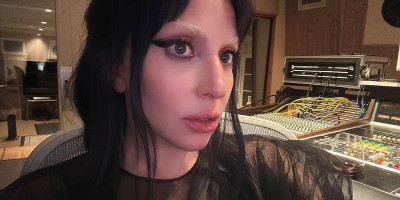 Miliki Daya Tahan hingga 12 Jam, Merk Kosmetik Lady Gaga Keluarkan Maskara