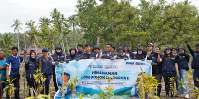 PT PNM dan Relawan Bakti BUMN Tanam 1.000 Mangrove untuk Hijaukan Pesisir Desa Towale
