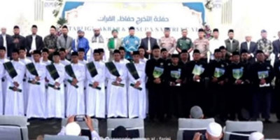 Hadiri Wisuda Santri Pesantren Salman Al-Farisi Karanganyar, Ini Pesan KH Bachtiar Nasir