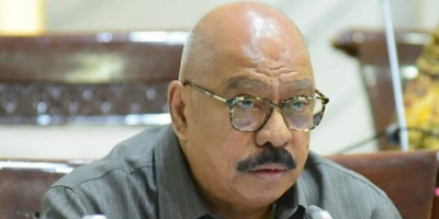 Melchias Mekeng Duga ada Nepotisme dalam Penempatan Pegawai OJK