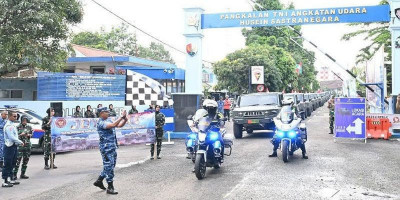 Ribuan Warga Antusias Ikuti Kirab Rantis Maung di Lanud Husein Sastranegara