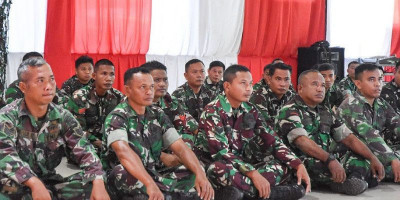 Dandim 1710/Mimika Berikan Pengarahan kepada Anggota Staf Kodim