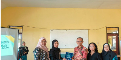 Prodi Pendidikan Bahasa Jerman UNESA dan SMAN 1 Driyorejo Surabaya Kolaborasi dalam PKM