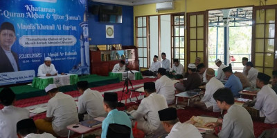 Raih Keberkahan Ramadhan, Masjid Ar-Rahmah Gelar Khataman Al-Qur'an dan Buka Bersama