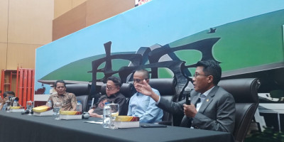 Indonesia Negara Berdaulat, Tak Perlu Takut dan Hadapi Kebijakan Trump dengan JIwa Patriotik 