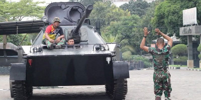 Prajurit Tidur Dalam Yontankfib 1 Marinir Latihan Mengemudi Ranpur PT-76M