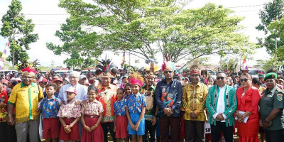 Bersama Forkopimda, Plh Kasdim 1708/BN Ikuti Upacara Hardiknas 2025 di Biak