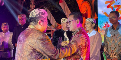 33 Tahun Sekar Pandan Art Festival: Prof. Rokhmin Dahuri Terima Penghargaan Seni Budaya Nusantara 