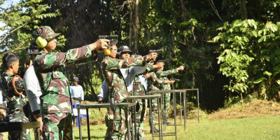 Perwira Koarmada III Asah Kemampuan Menembak, Tingkatkan Ketangkasan Prajurit 