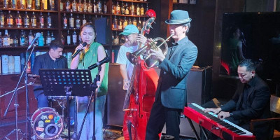 Menikmati Alunan Jazz di Juntos Bar & Grill, Lotte Mall