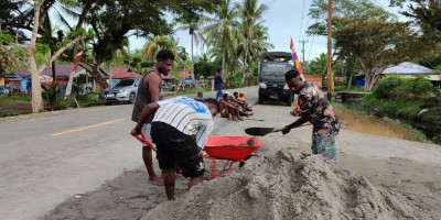 Tua Muda Tak Mau Ketinggalan Siapkan Penutupan TMMD