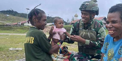 Langkah Kemanusiaan di Tanah Kabut, Prajurit TNI Mengetuk Pintu Honai, Menyembuhkan Luka Rakyat