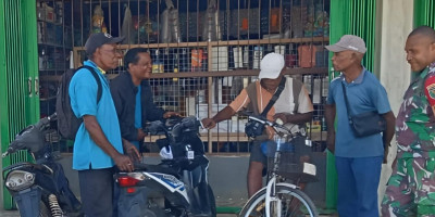 Wujudkan Wilayah Kondusif, Babinsa Biak Utara Rutin Sapa Warga dan Edukasi Kamtibmas