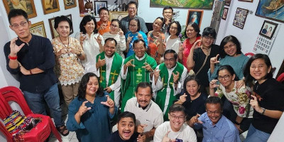 Dewan Paroki Harian Santa Clara Gelar Misa Bulanan Bergilir di Rumah Pengurus