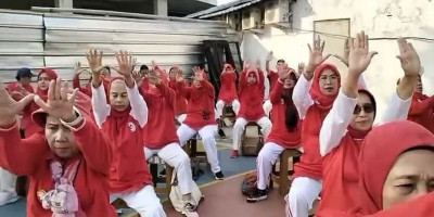 Ratusan Beper's Ramaikan Senam BEP di Lapangan Masjid Al-Azhar Kebayoran