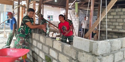 Satgas TMMD Kodim 1506/Namlea Bangun Rumah Layak Huni di Desa Leku