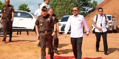 Potensi Devisa Rp1,4 Triliun, Kejaksaan & Wamenko Polkam Resmikan Pemanfaatan Stockpile Bauksit di Bintan