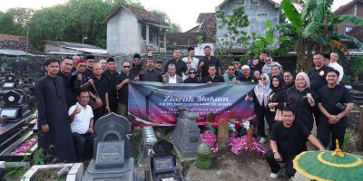 KAI Ziarahi Makam Ramdlon Naning: Mengenang Pendekar Hukum Penuh Integritas
