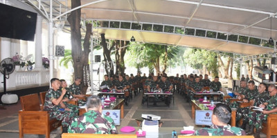 Dankormar Bersama Pejabat Utama Korps Marinir Bersinergi Dalam Temu Pagi