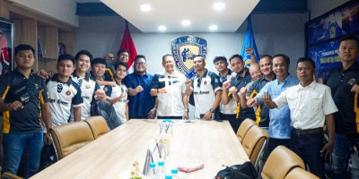 The Hunters Touring: Misi Wisata, Sosial, dan Promosi Indonesia dari Jokowi's Riders Dunia Maya