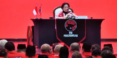 Megawati Lantik 37 Pengurus DPP PDIP 2025–2030, Tetap Rangkap Jabatan Sekjen