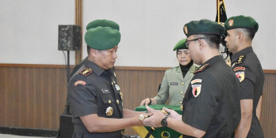 Danrem 083/Bdj Pimpin Sertijab Dandim 0823/Situbondo dan Kasilog Korem