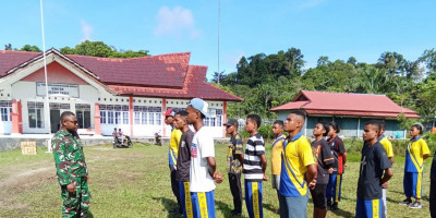 Babinsa Biak Utara Tanamkan Jiwa Nasionalisme pada Generasi Mudah2an belum 