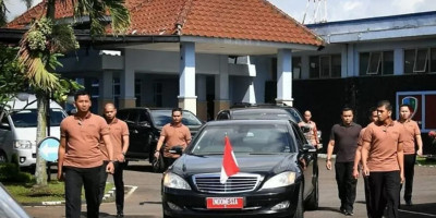 Dibalik Tembok Istana: Tuhan Maha Tahu, Tapi Presiden Harus Diberitahu