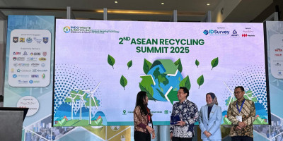 Jadi Ajang Edukasi dan Inovasi Teknologi Kekinian, Wamen LH Sambut Positif Pameran Indo Waste & Recycling 2025