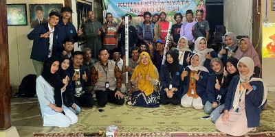 Mahasiswa KKN Unimus Kenalkan Alat Penabur Pupuk Sederhana di Boyolali