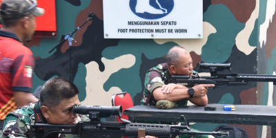 Tingkatkan Kemampuan Tempur, Pangkormar Pimpin Uji Fungsi Teropong Thermal BTP Tahun 2025.