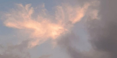 Tanda dari Langit: Phoenix dan Wajah Kristus di Awan Ruteng