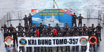 Satgas KRI Bung Tomo-357 Sukses Tuntaskan Sea Phase AMNEX 2025