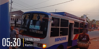 Bus Rama: Pontianak - Entikong  Start Jalan Pukul 5 Pagi Dari Pontianak