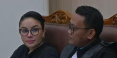 Sidang Nikita Mirzani Memanas: Adu Argumen dengan Ahli Linguistik, Protes Keras ke Saksi Skincare