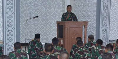 Kas Kormar Ajak Doa Bersama Prajurit Korps Marinir, Wujudkan Perlindungan Dalam Aksi Pengamanan Demo