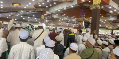 Ribuan Jamaah Padati Haul ke-19 Habib Abdurrahman Assegaf di Al-Busyro Citayam