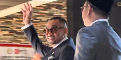 Pernyataan Kontroversial Berujung Sanksi, Partai NasDem Pecat Ahmad Sahroni & Nafa Urbach